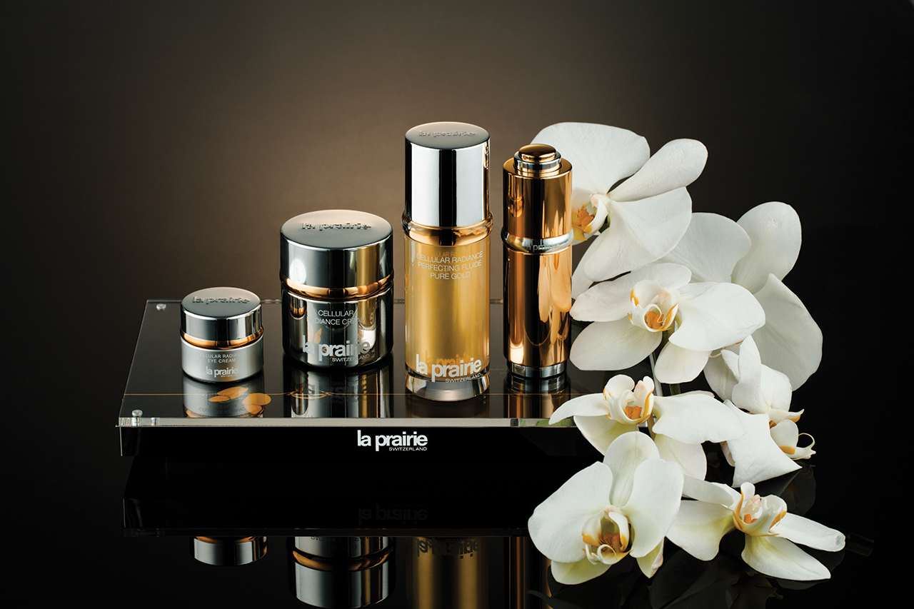Draw out radiance, creating flawless skin with Cellular Radiance Perfecting Fluide Pure Gold by La Prairie